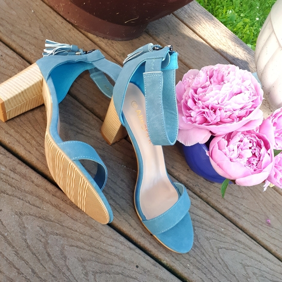 Light Blue High Heels - Picture 3 of 3